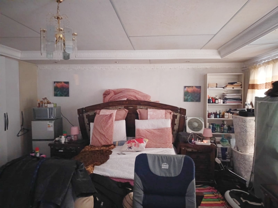 5 Bedroom Property for Sale in Flora Park Limpopo