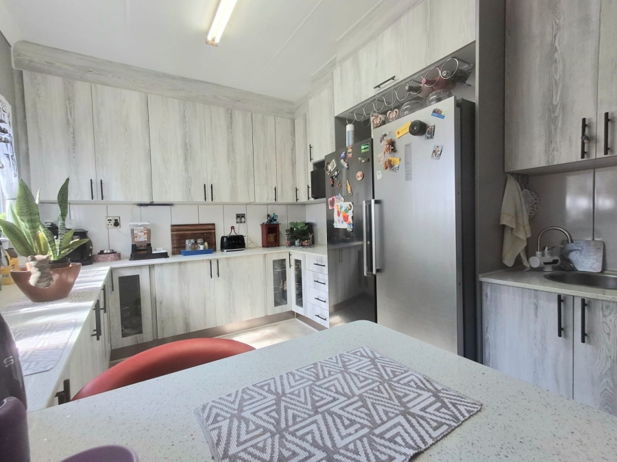 To Let 4 Bedroom Property for Rent in Myngenoegen A H Limpopo