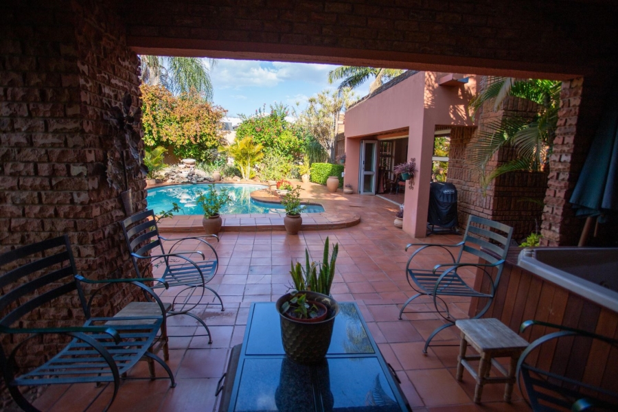 5 Bedroom Property for Sale in Chroompark Limpopo