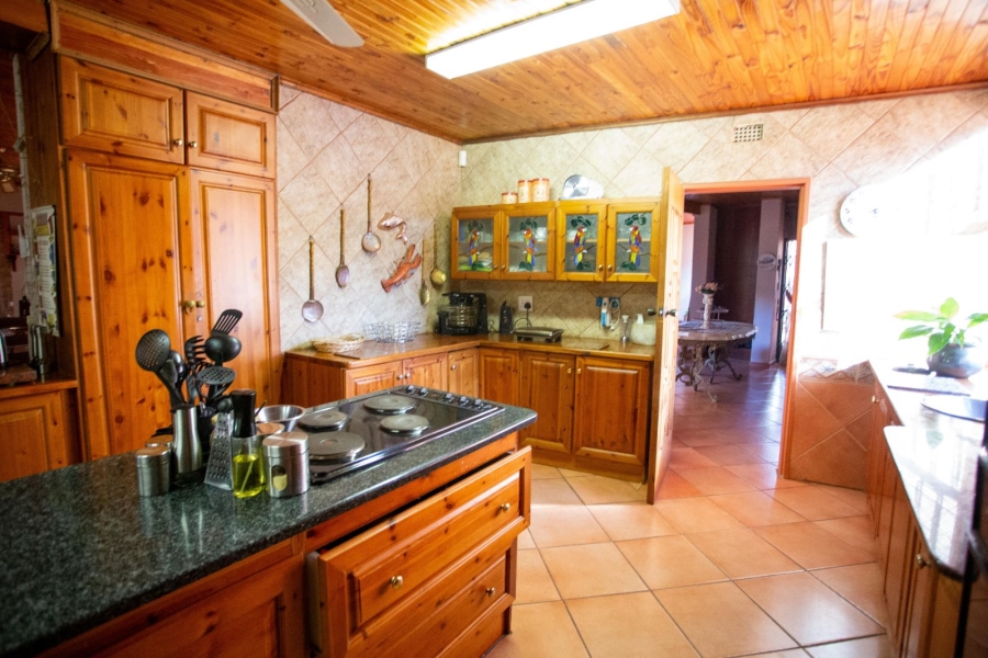 5 Bedroom Property for Sale in Chroompark Limpopo