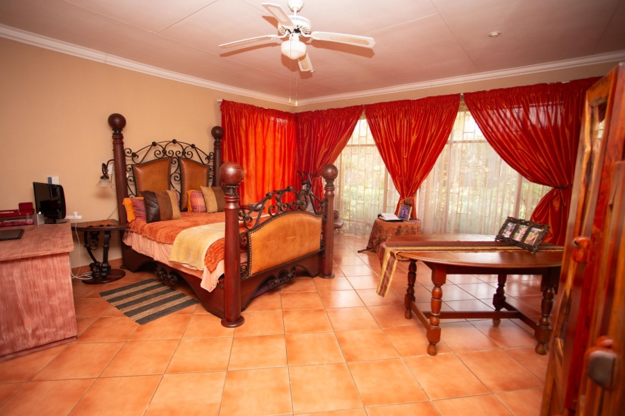 5 Bedroom Property for Sale in Chroompark Limpopo