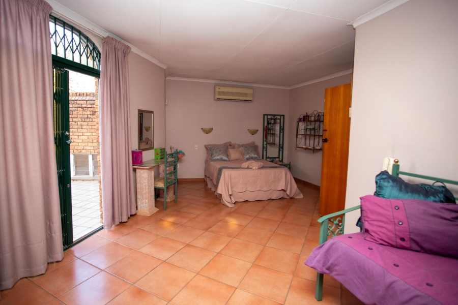 5 Bedroom Property for Sale in Chroompark Limpopo