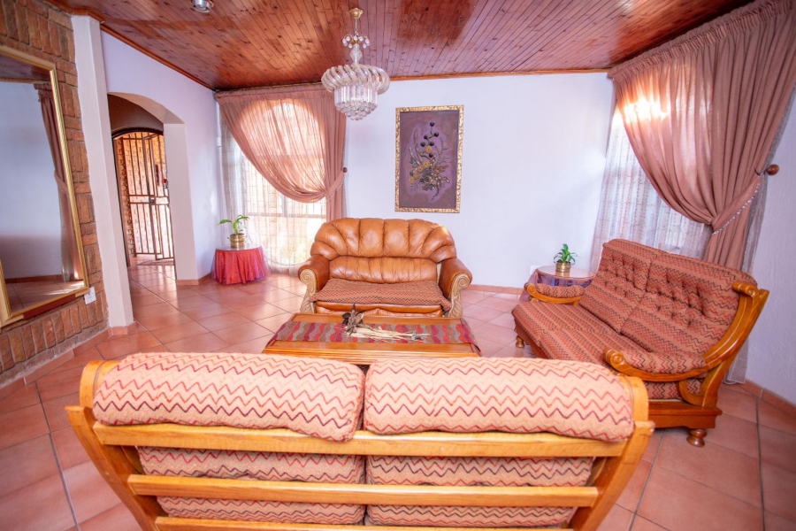 5 Bedroom Property for Sale in Chroompark Limpopo