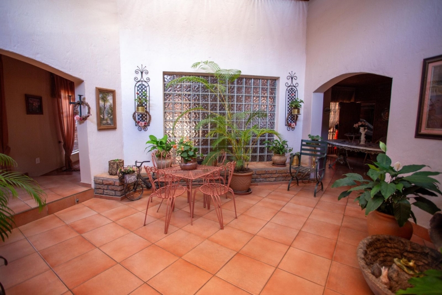 5 Bedroom Property for Sale in Chroompark Limpopo