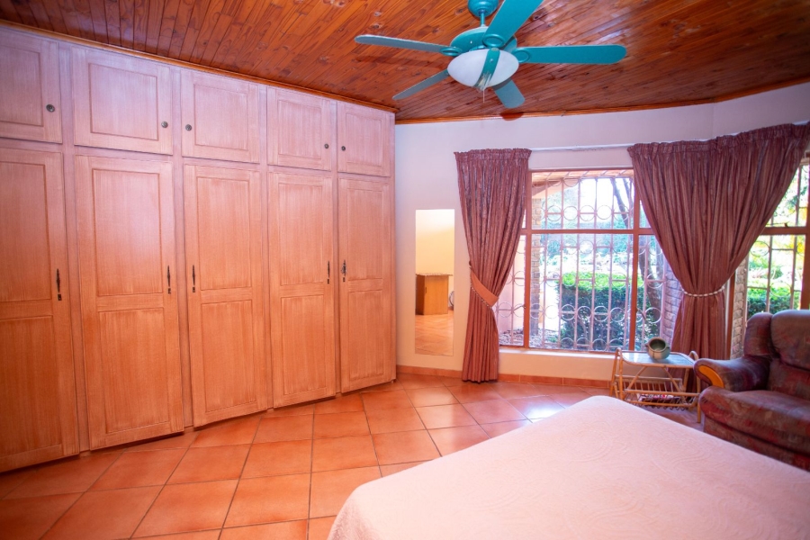 5 Bedroom Property for Sale in Chroompark Limpopo