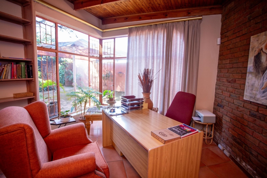 5 Bedroom Property for Sale in Chroompark Limpopo