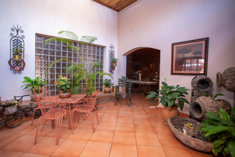 5 Bedroom Property for Sale in Chroompark Limpopo