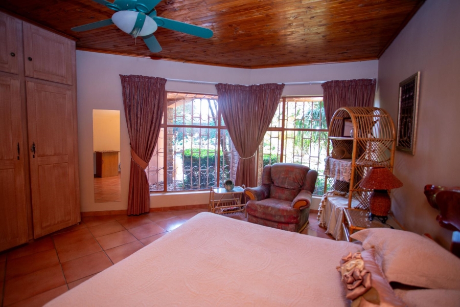 5 Bedroom Property for Sale in Chroompark Limpopo