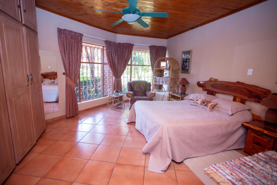 5 Bedroom Property for Sale in Chroompark Limpopo