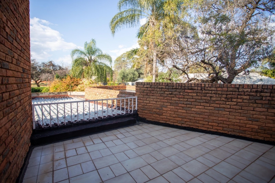 5 Bedroom Property for Sale in Chroompark Limpopo