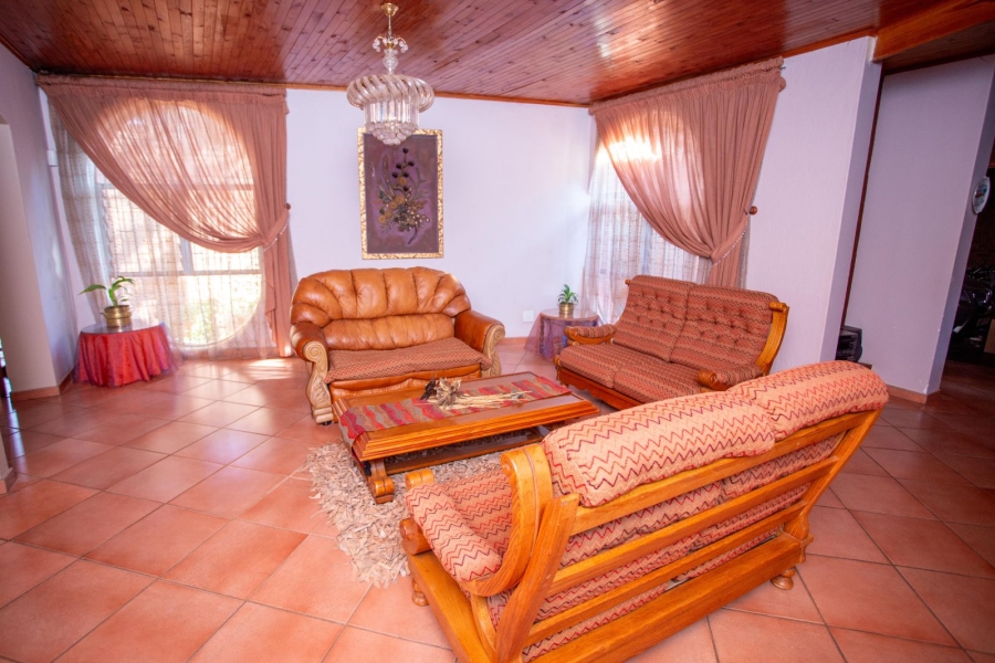 5 Bedroom Property for Sale in Chroompark Limpopo