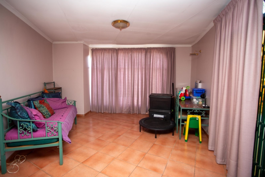 5 Bedroom Property for Sale in Chroompark Limpopo