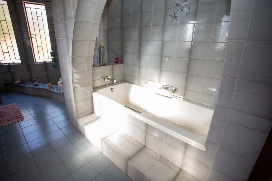 5 Bedroom Property for Sale in Chroompark Limpopo