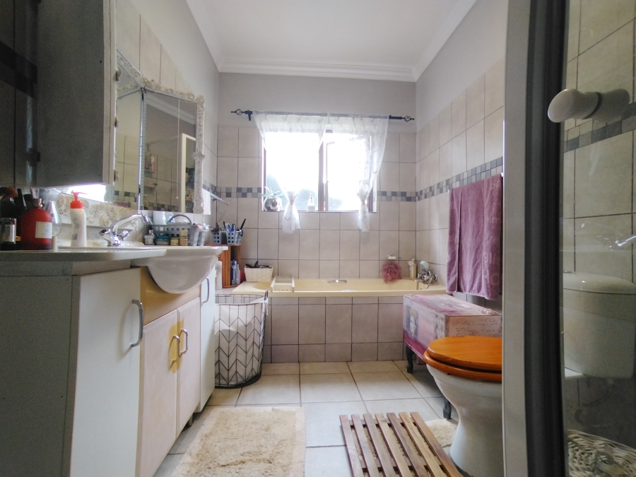 3 Bedroom Property for Sale in Golden Acres Estate Limpopo