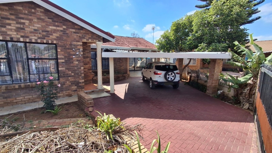 3 Bedroom Property for Sale in Flora Park Limpopo