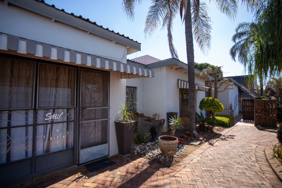 4 Bedroom Property for Sale in Kameeldoringpark Limpopo