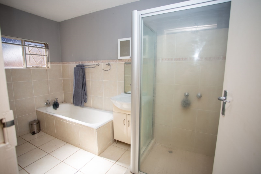 4 Bedroom Property for Sale in Kameeldoringpark Limpopo