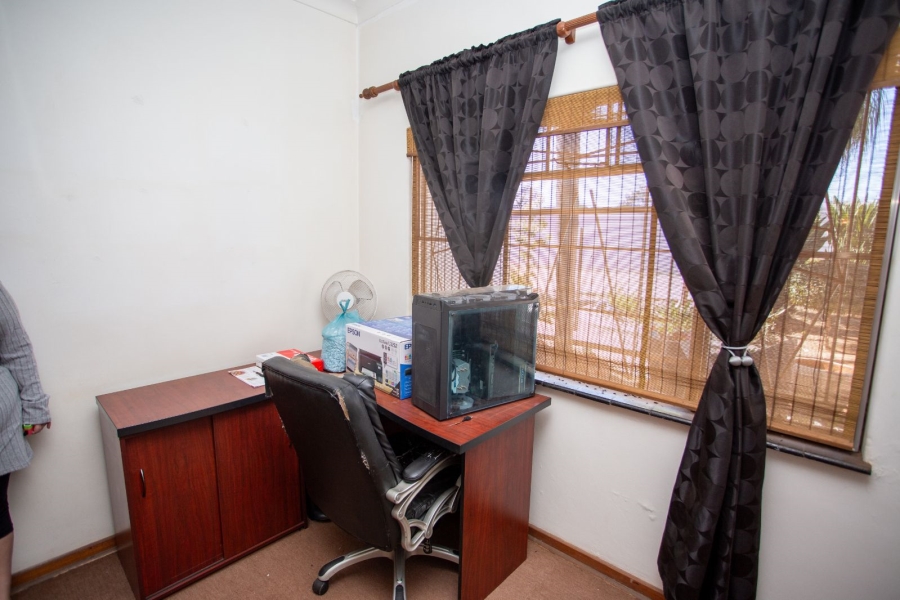 4 Bedroom Property for Sale in Kameeldoringpark Limpopo