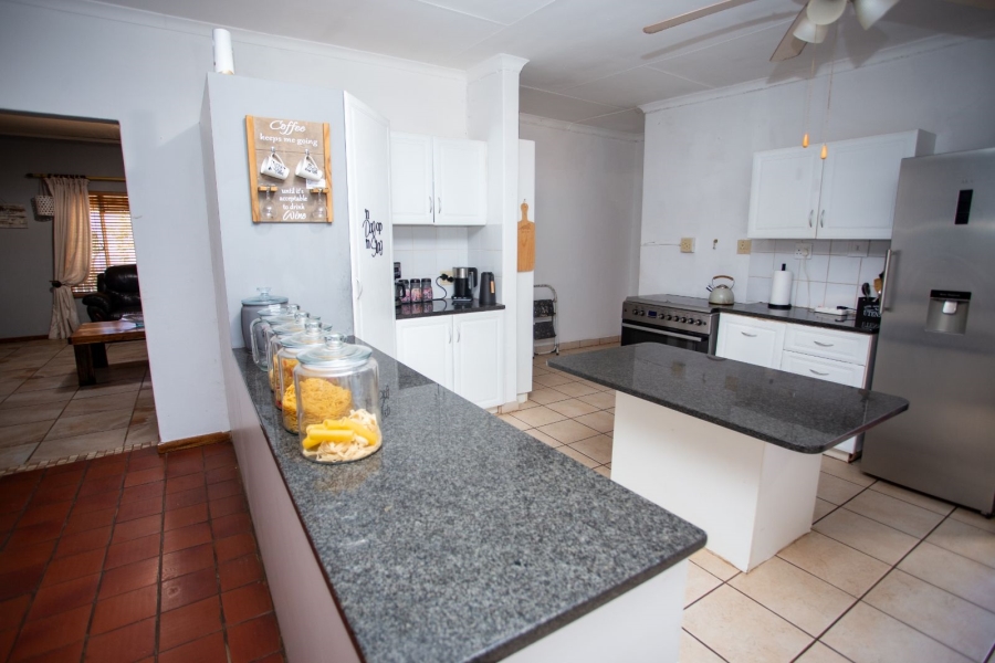 4 Bedroom Property for Sale in Kameeldoringpark Limpopo