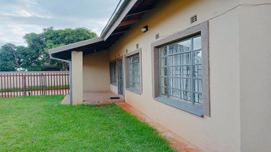 4 Bedroom Property for Sale in Lebowakgomo Zone B Limpopo
