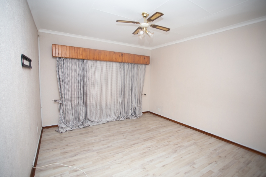 5 Bedroom Property for Sale in Chroompark Limpopo