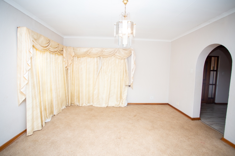 5 Bedroom Property for Sale in Chroompark Limpopo