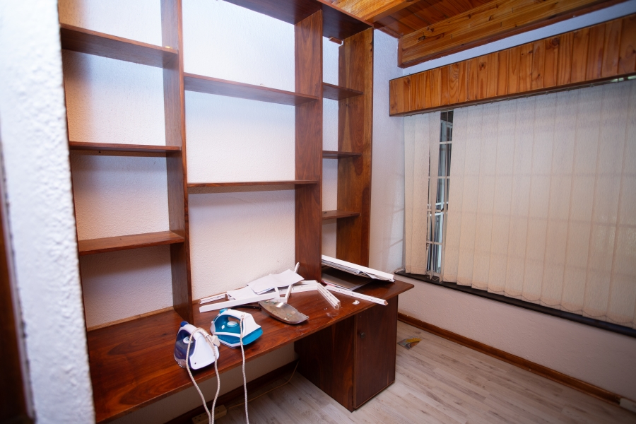 5 Bedroom Property for Sale in Chroompark Limpopo