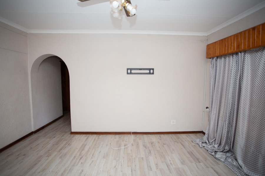 5 Bedroom Property for Sale in Chroompark Limpopo