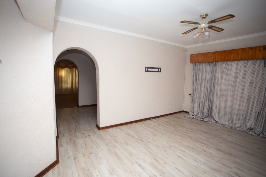 5 Bedroom Property for Sale in Chroompark Limpopo