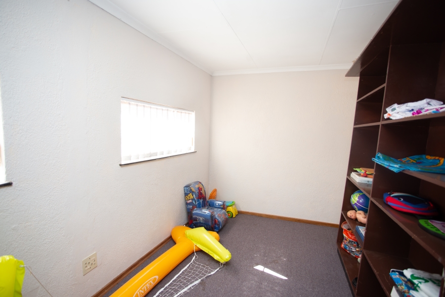 5 Bedroom Property for Sale in Chroompark Limpopo