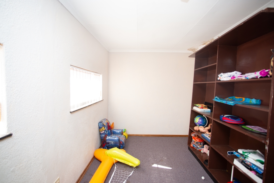 5 Bedroom Property for Sale in Chroompark Limpopo