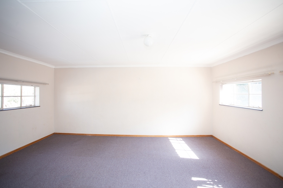 5 Bedroom Property for Sale in Chroompark Limpopo