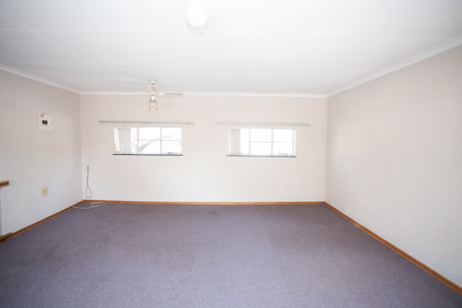 5 Bedroom Property for Sale in Chroompark Limpopo