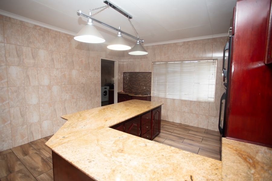 5 Bedroom Property for Sale in Chroompark Limpopo