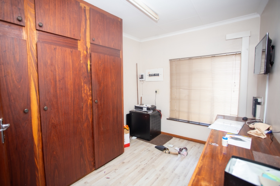 5 Bedroom Property for Sale in Chroompark Limpopo