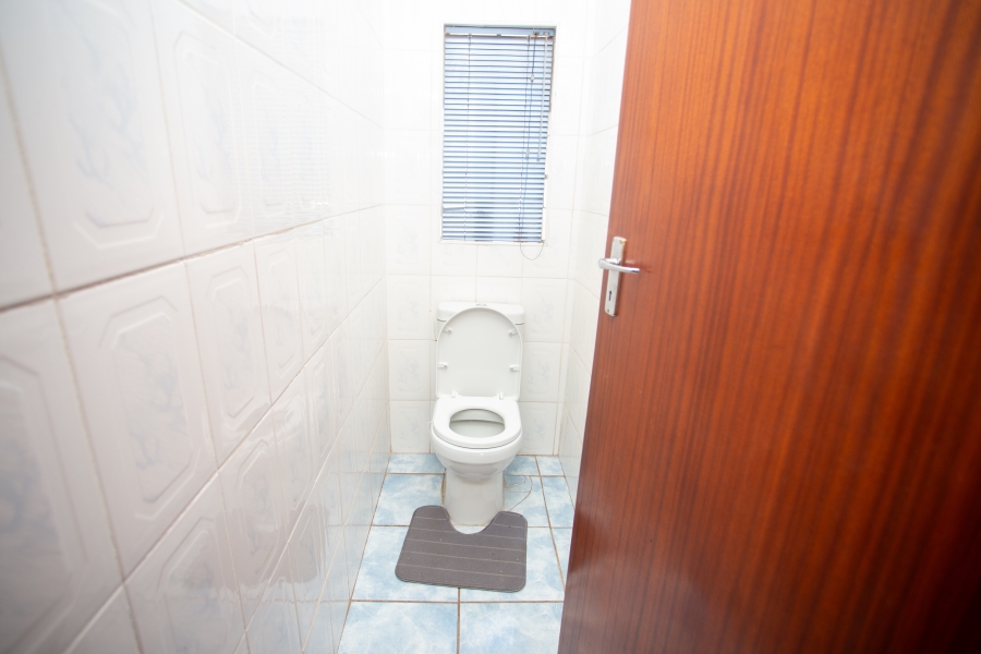 5 Bedroom Property for Sale in Chroompark Limpopo