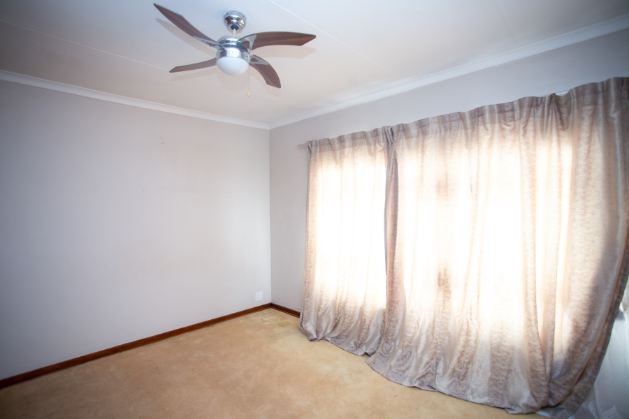 5 Bedroom Property for Sale in Chroompark Limpopo