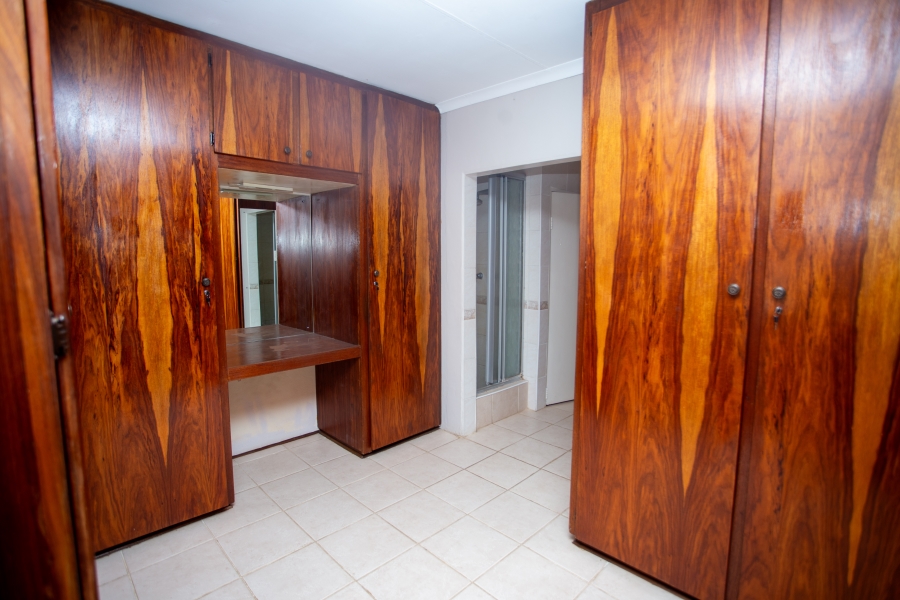 5 Bedroom Property for Sale in Chroompark Limpopo