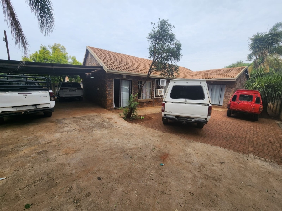 5 Bedroom Property for Sale in Northam Limpopo