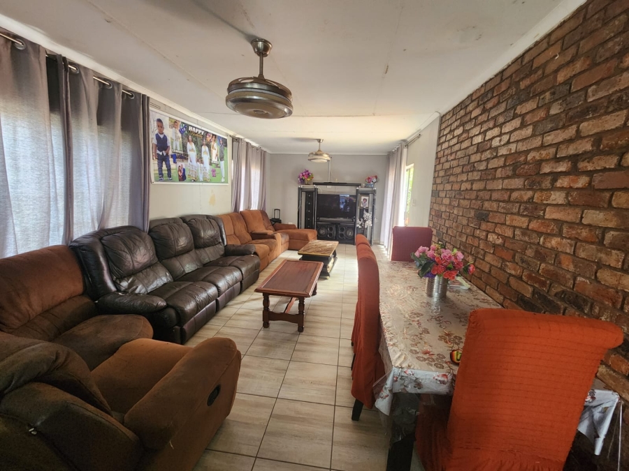 5 Bedroom Property for Sale in Northam Limpopo