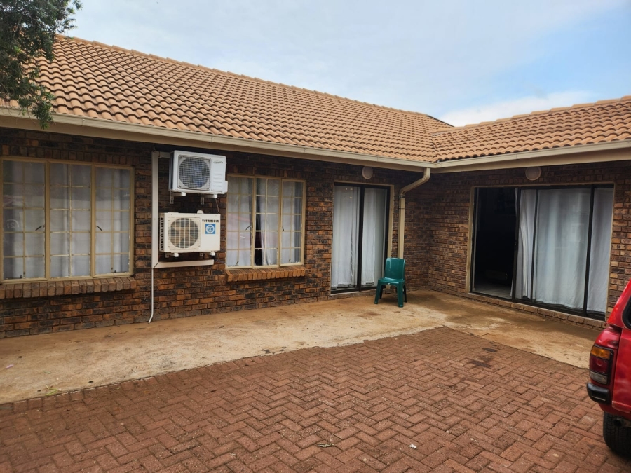 5 Bedroom Property for Sale in Northam Limpopo