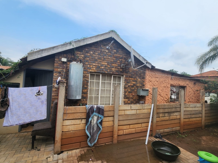 5 Bedroom Property for Sale in Northam Limpopo