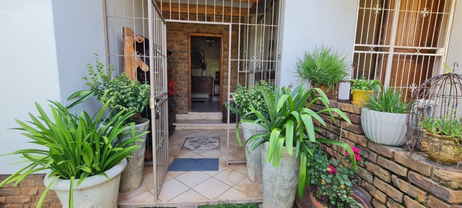 4 Bedroom Property for Sale in Kameeldoringpark Limpopo