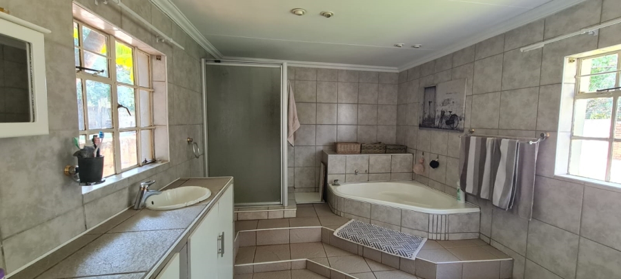 4 Bedroom Property for Sale in Kameeldoringpark Limpopo