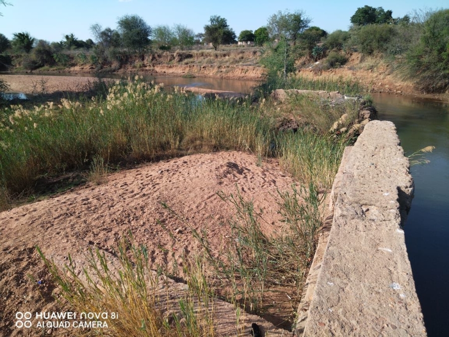 5 Bedroom Property for Sale in Tom Burke Limpopo