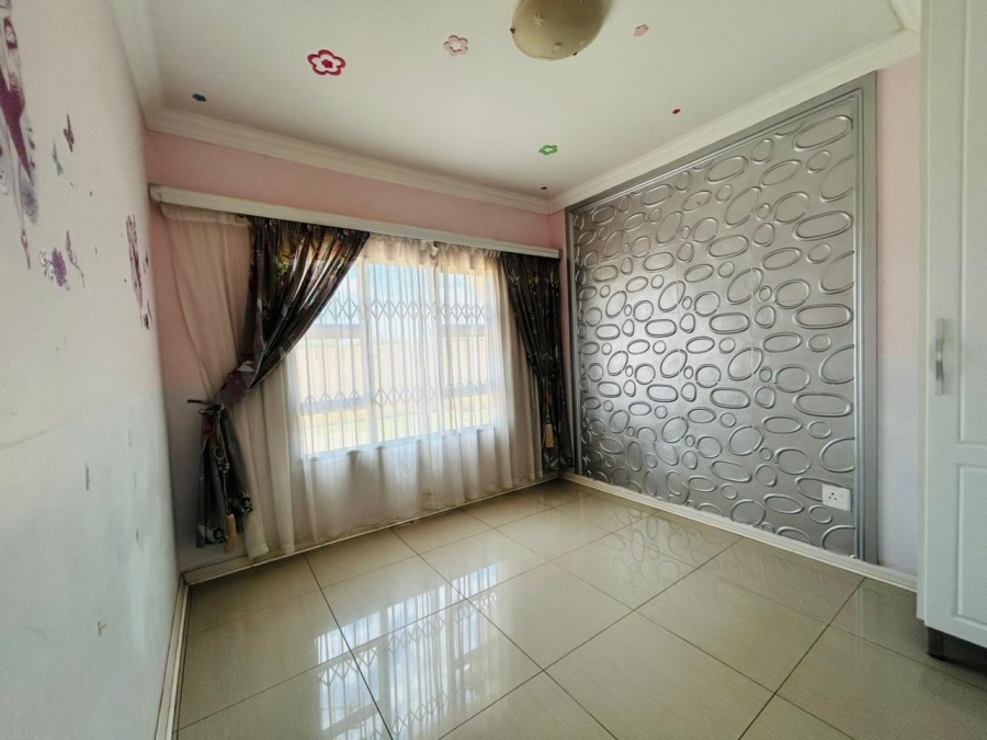 4 Bedroom Property for Sale in Chroompark Limpopo