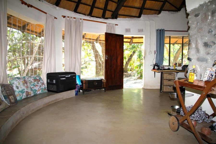 Commercial Property for Sale in Ndlovumzi Limpopo