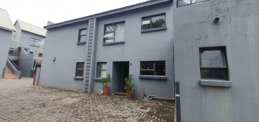 1 Bedroom Property for Sale in Hospitaalpark Limpopo