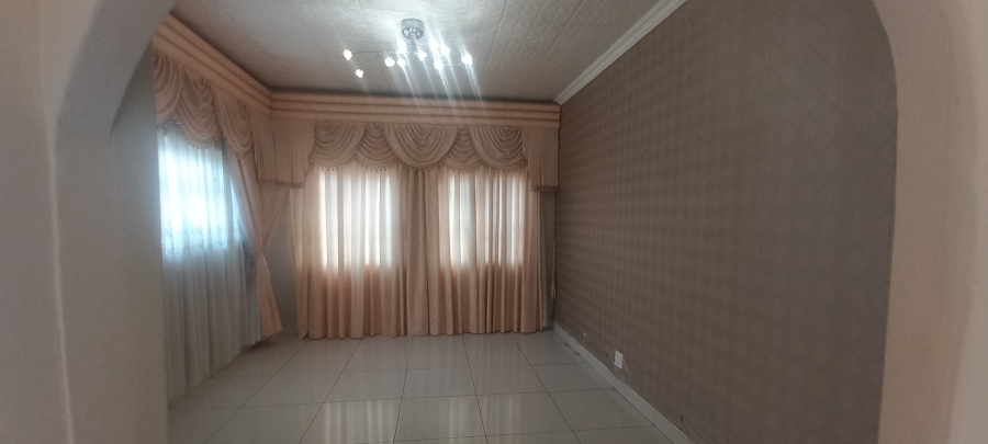 5 Bedroom Property for Sale in Flora Park Limpopo