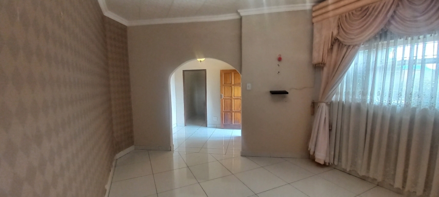5 Bedroom Property for Sale in Flora Park Limpopo